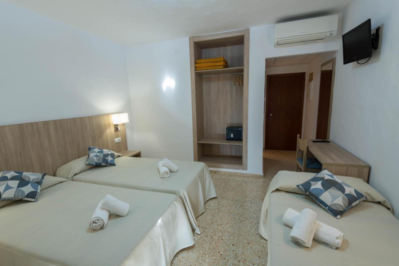 Hostal Mayol Santa Eularia des Riu Ngoại thất bức ảnh