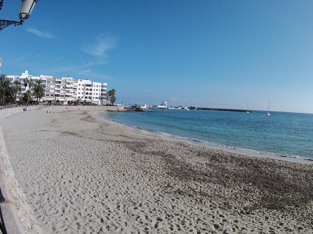 Hostal Mayol Santa Eularia des Riu Ngoại thất bức ảnh